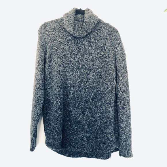Sold Micheal Micheal Kors Gray/Black Turtle Neck Sweater- Size Medium - Picture 2 of 8